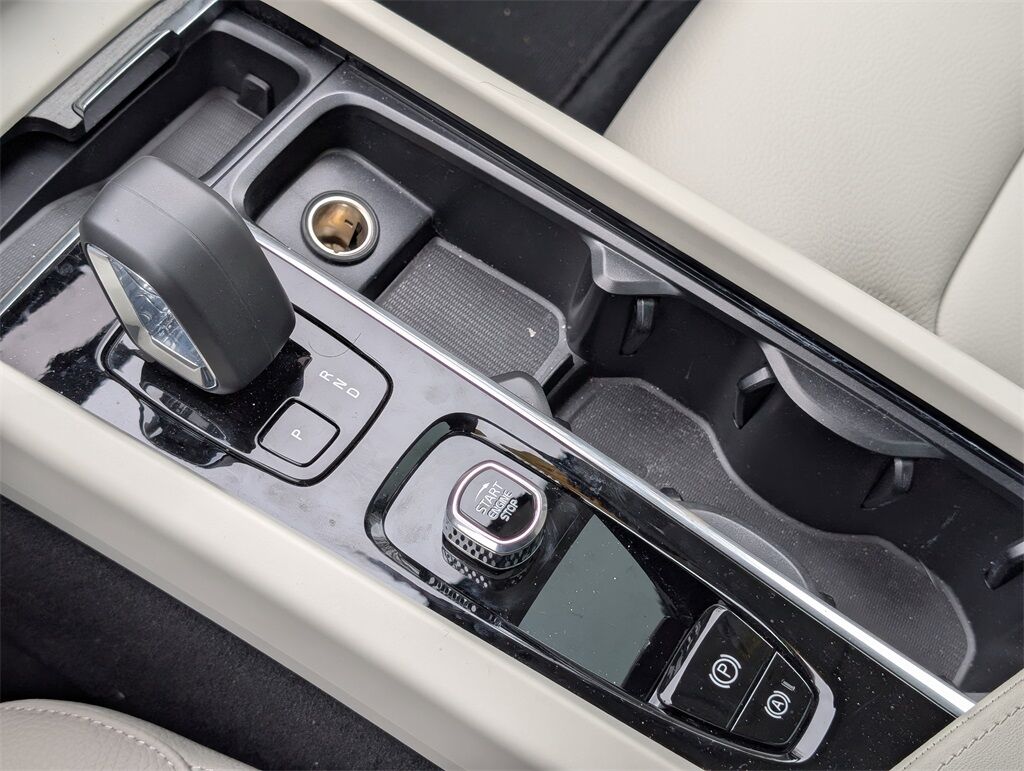 2025 Volvo XC60 Plug-In Hybrid T8 Plus Hunt Valley MD