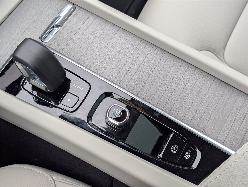 2025 Volvo XC60 Plug-In Hybrid T8 Plus Hunt Valley MD