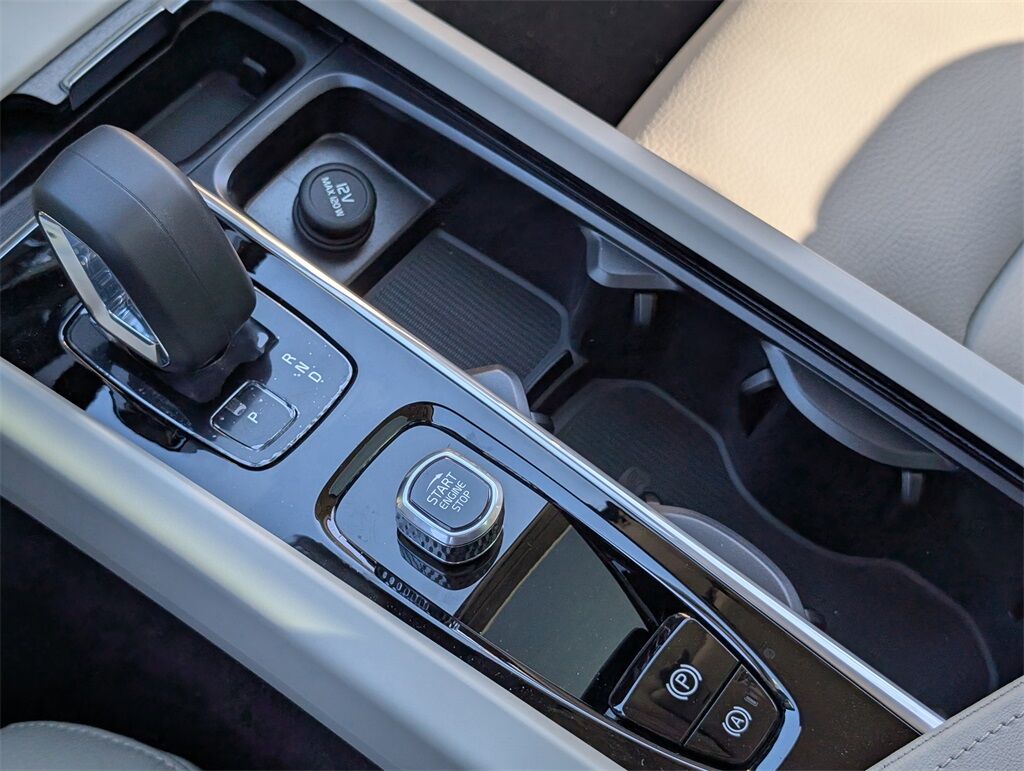 2025 Volvo XC60 Plug-In Hybrid T8 Plus Hunt Valley MD