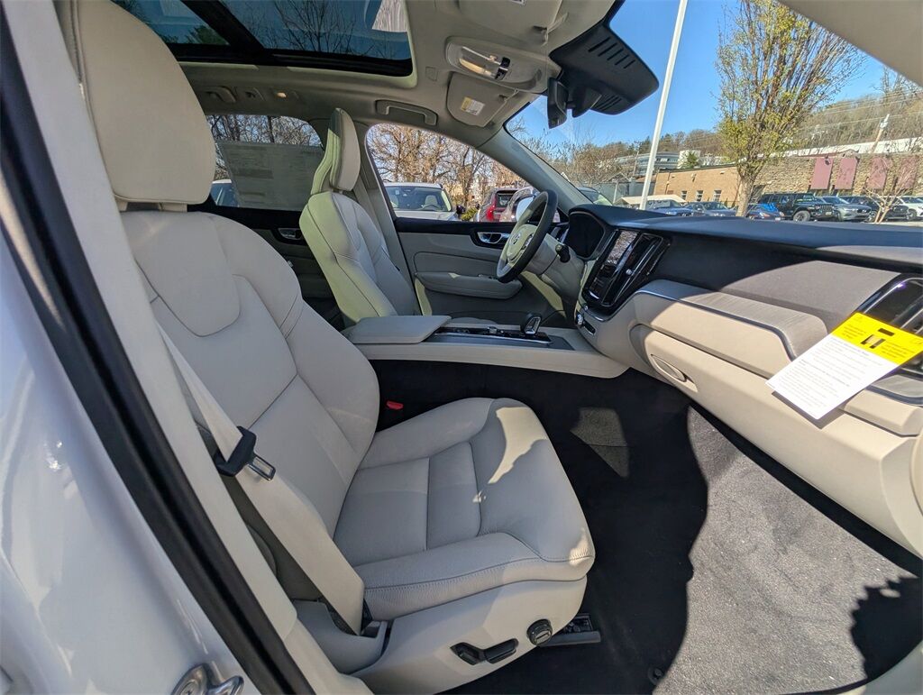 2025 Volvo XC60 Plug-In Hybrid T8 Plus Hunt Valley MD