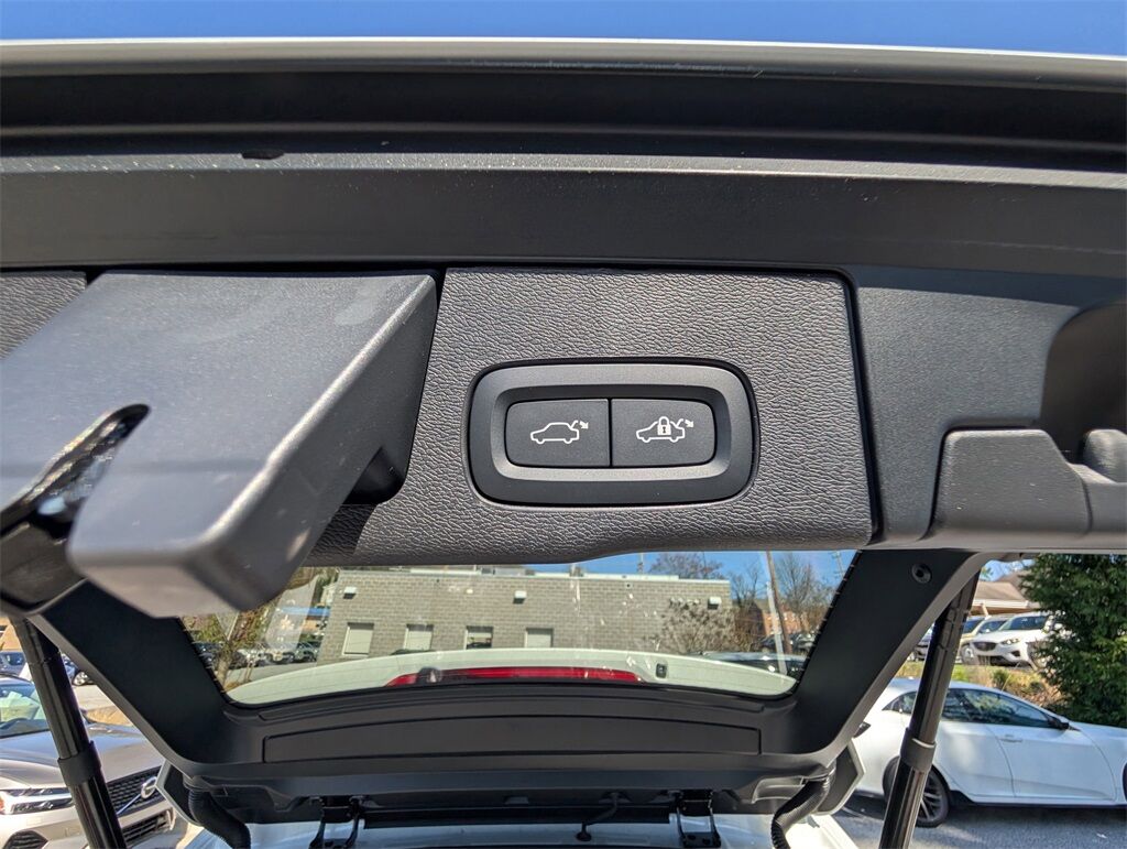 2025 Volvo XC60 Plug-In Hybrid T8 Plus Hunt Valley MD