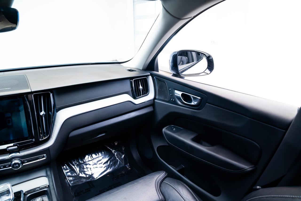 2025 Volvo XC60 Plug-In Hybrid T8 Ultra Pilot Assist Head-Up Display Portland OR