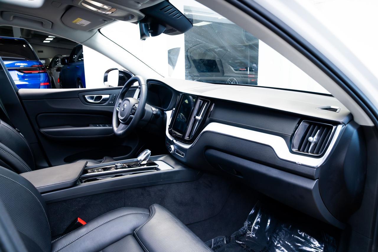 2025 Volvo XC60 Plug-In Hybrid T8 Ultra Pilot Assist Head-Up Display Portland OR