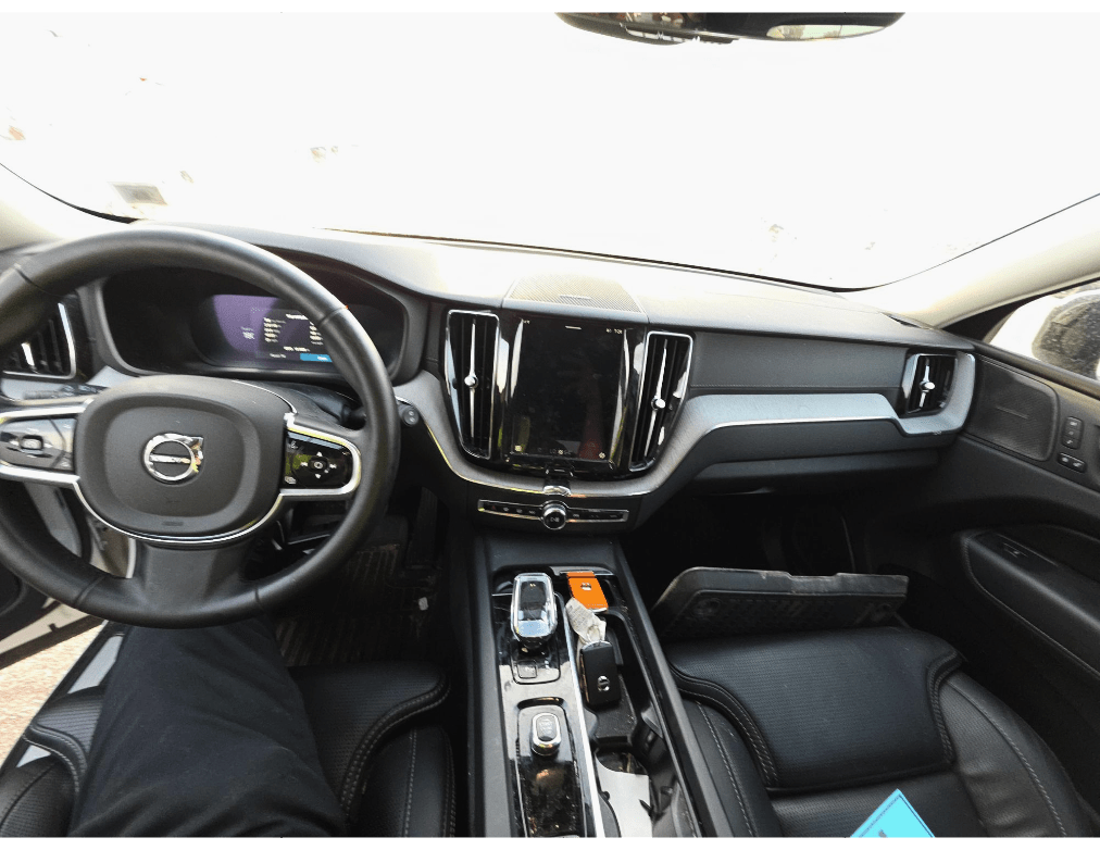 2025 Volvo XC60 Plug-In Hybrid T8 Ultra Pilot Assist Head-Up Display Portland OR