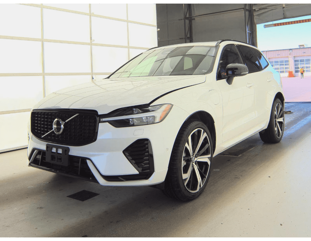 2025 Volvo XC60 Plug-In Hybrid T8 Ultra Pilot Assist Head-Up Display Portland OR