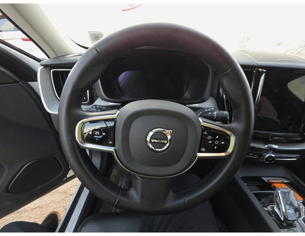 2025 Volvo XC60 Plug-In Hybrid T8 Ultra Pilot Assist Head-Up Display Portland OR