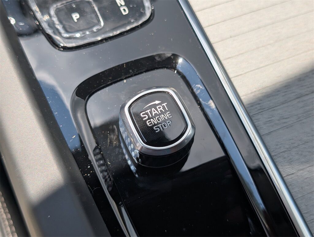 2025 Volvo XC60 Plug-In Hybrid T8 Ultra Hunt Valley MD