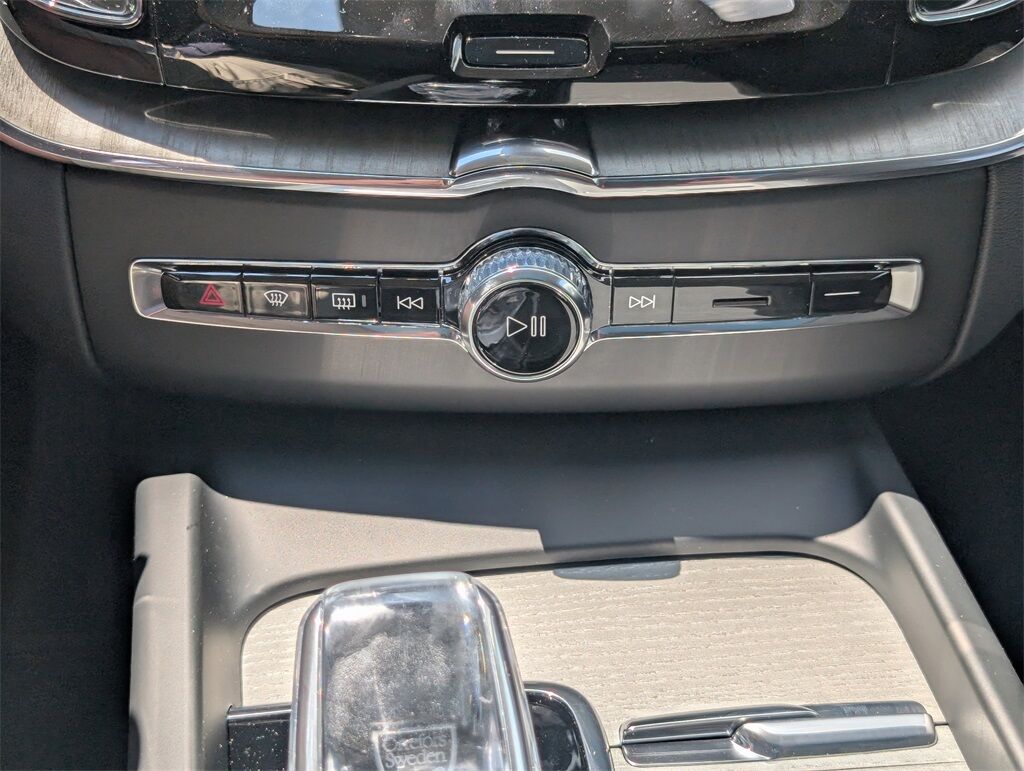 2025 Volvo XC60 Plug-In Hybrid T8 Ultra Hunt Valley MD