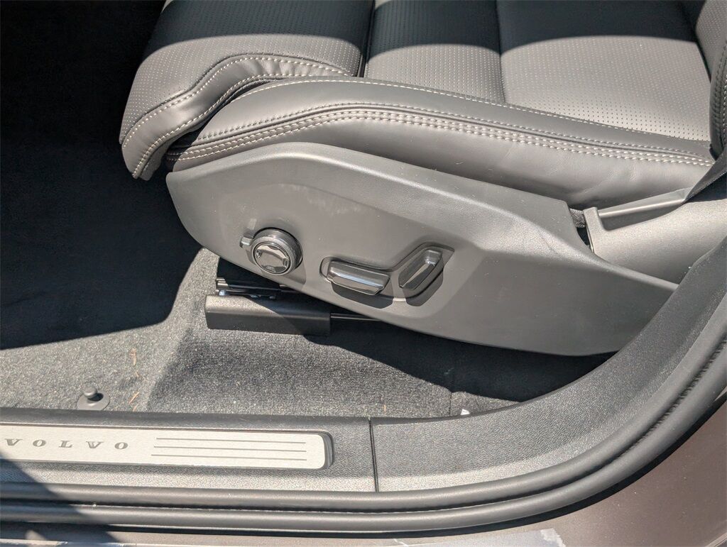 2025 Volvo XC60 Plug-In Hybrid T8 Ultra Hunt Valley MD