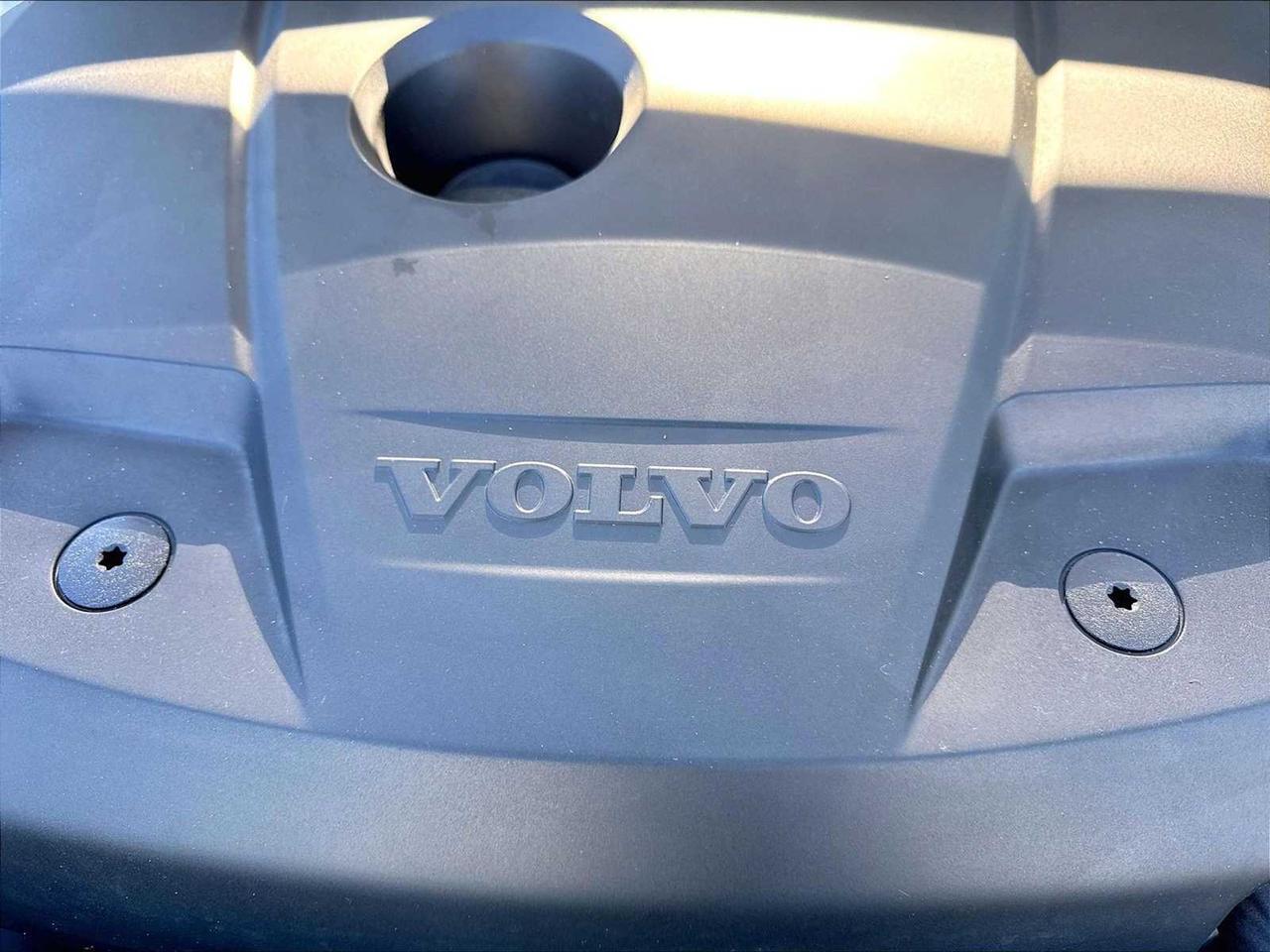 2025 Volvo XC60 Plug-In Hybrid Ultra Roseville CA