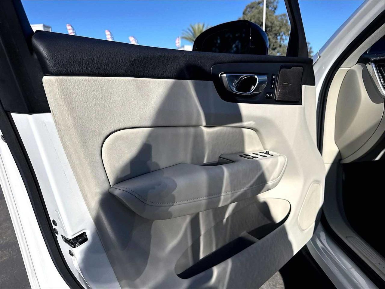 2025 Volvo XC60 Plug-In Hybrid Ultra Roseville CA