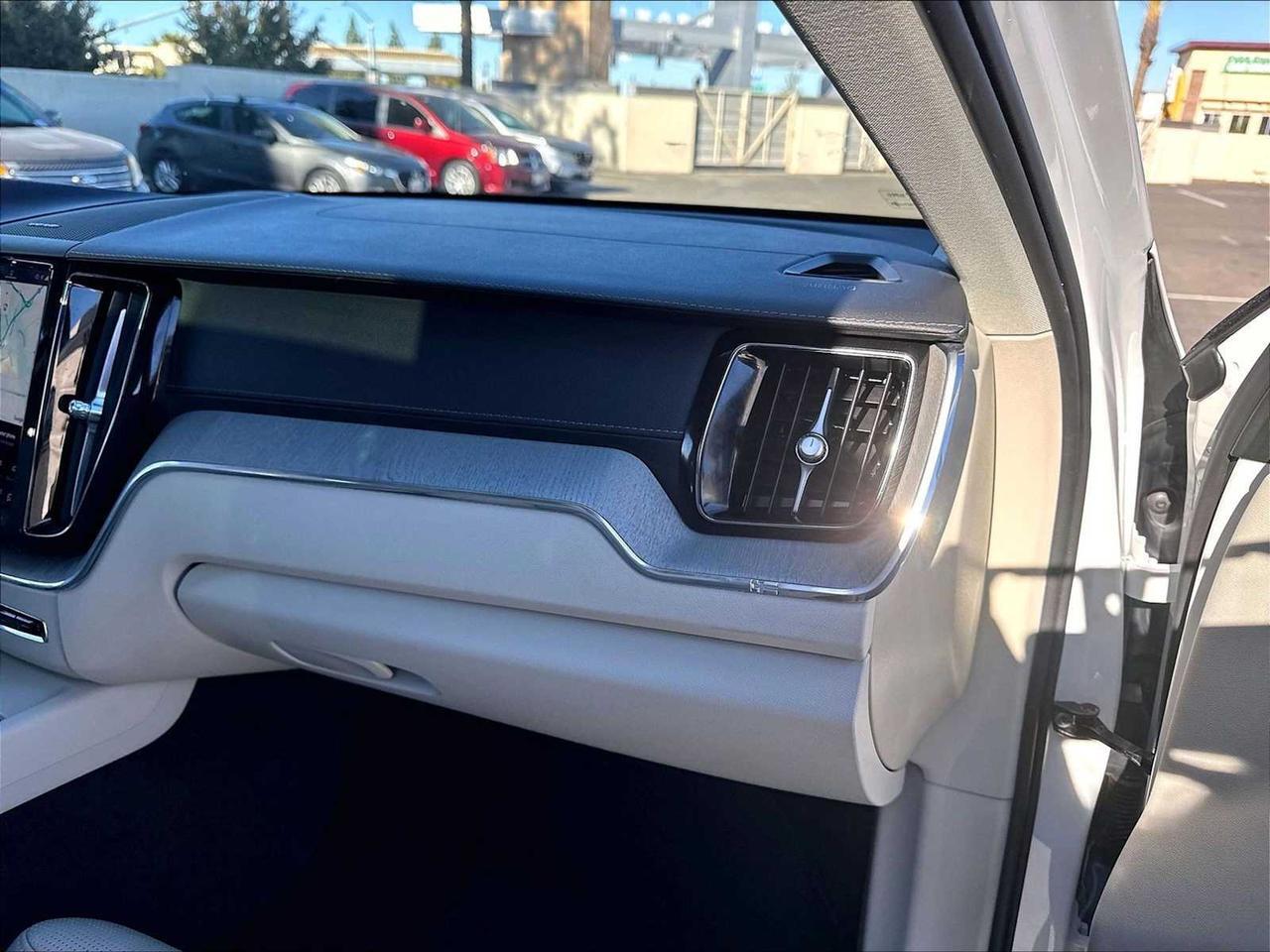 2025 Volvo XC60 Plug-In Hybrid Ultra Roseville CA