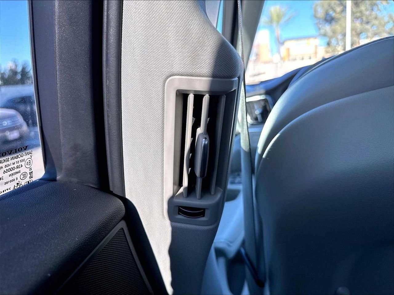 2025 Volvo XC60 Plug-In Hybrid Ultra Roseville CA