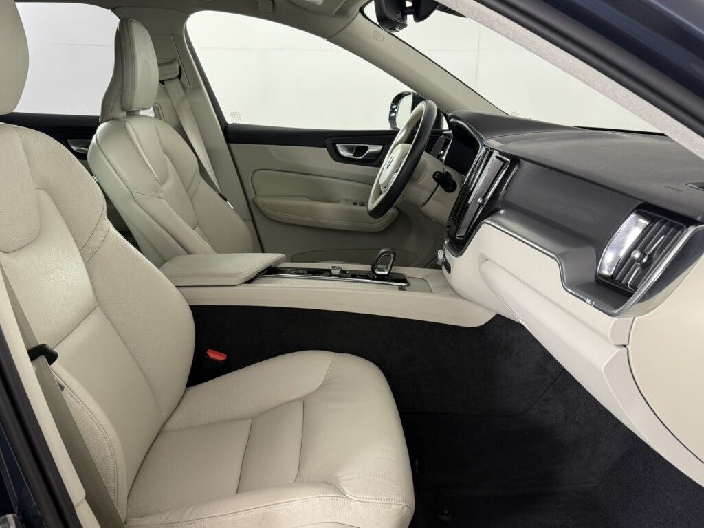 2025 Volvo XC60 Plus Maumee OH