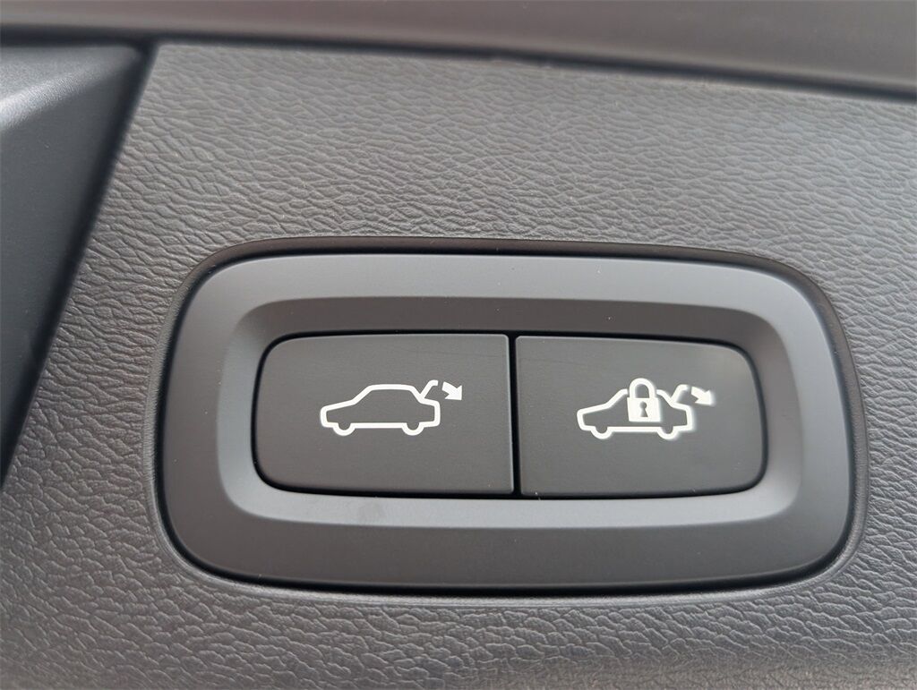 2025 Volvo XC60 Hunt Valley MD