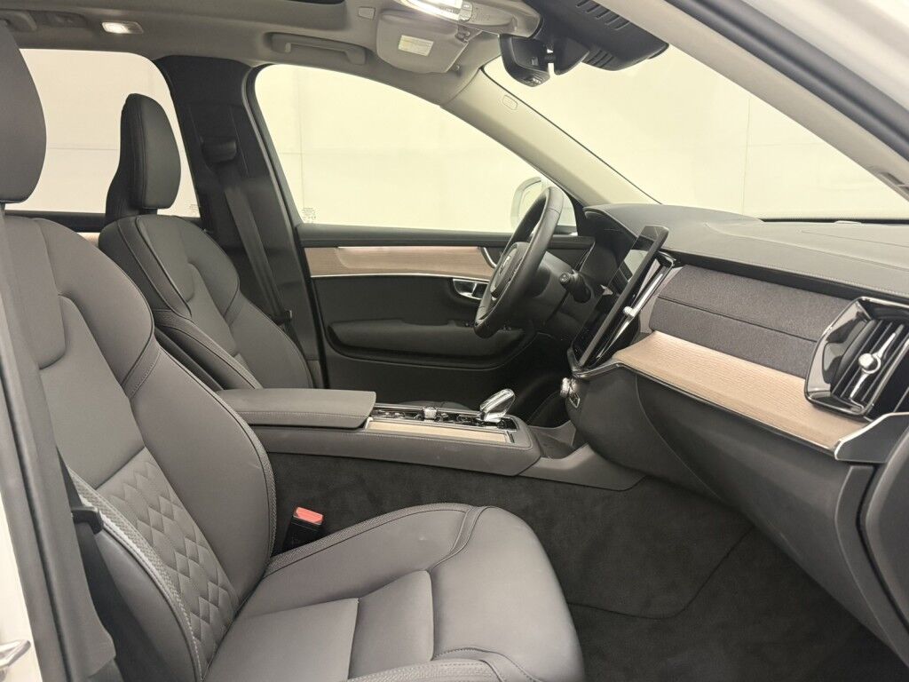 2025 Volvo XC90 2025.5 B5 AWD Plus 7-Seater Maumee OH