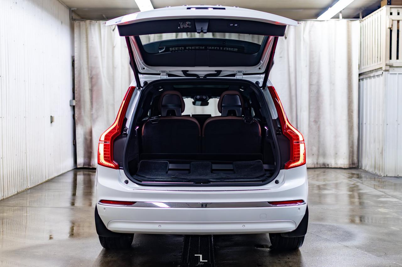 2025 Volvo XC90 AWD B6 Ultra Bright Theme Leather Roof Nav Red Deer AB
