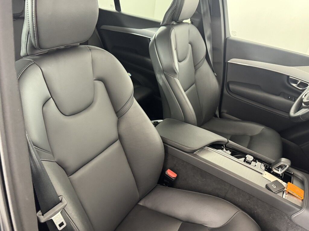2025 Volvo XC90 AWD Core 7-Seater Maumee OH