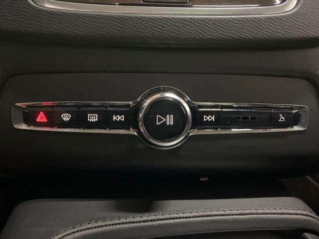 2025 Volvo XC90 B5 Core Dallas TX