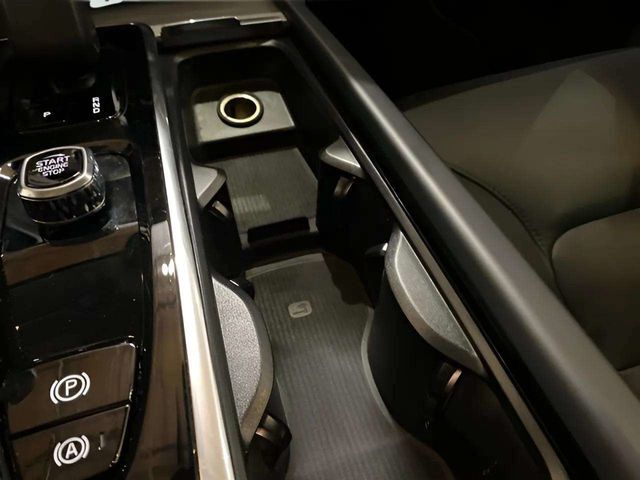 2025 Volvo XC90 B5 Core Dallas TX