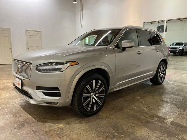 2025 Volvo XC90 B5 Core