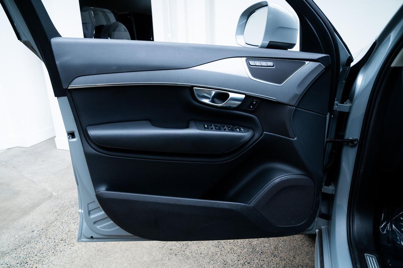 2025 Volvo XC90 B5 Core Pilot Assist Adaptive Cruise Portland OR