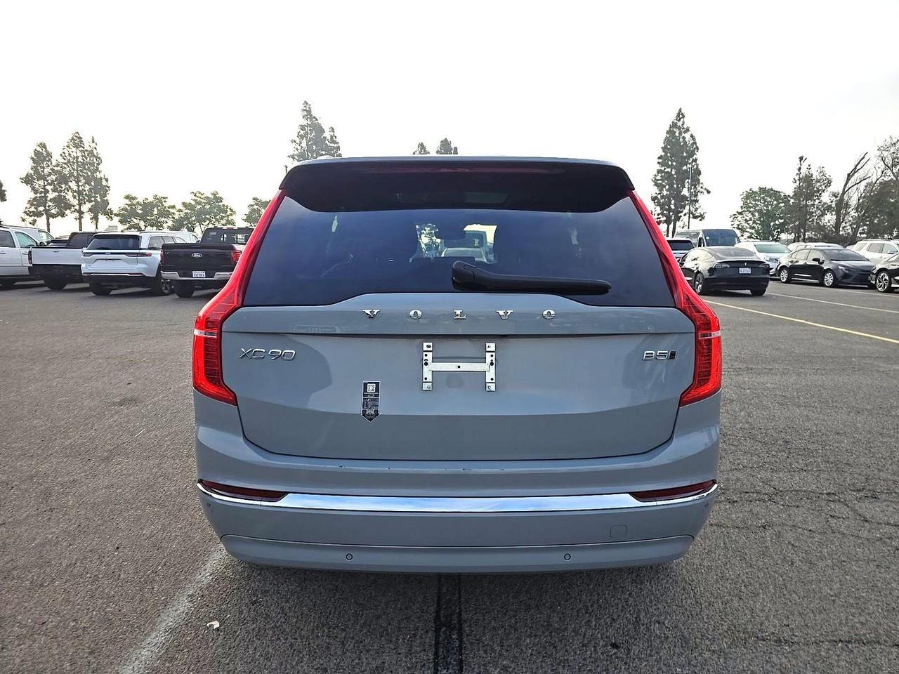 2025 Volvo XC90 B5 Core Pilot Assist Adaptive Cruise Portland OR