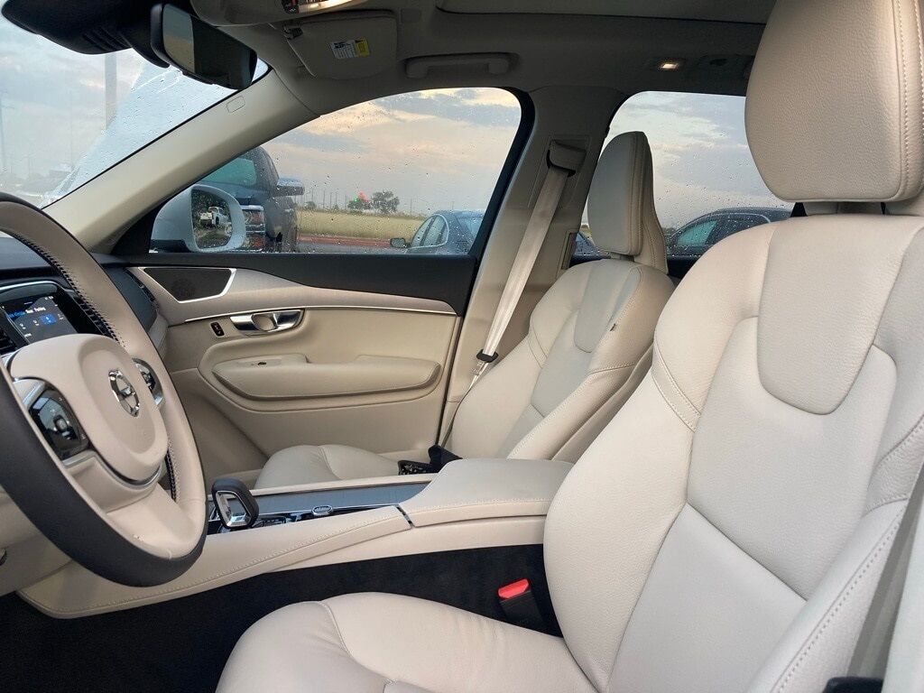 2025 Volvo XC90 B5 Core San Antonio TX