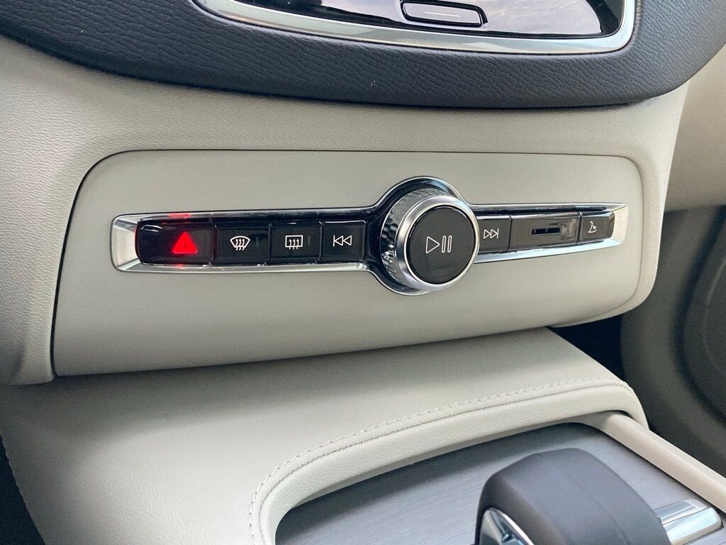 2025 Volvo XC90 B5 Core San Antonio TX