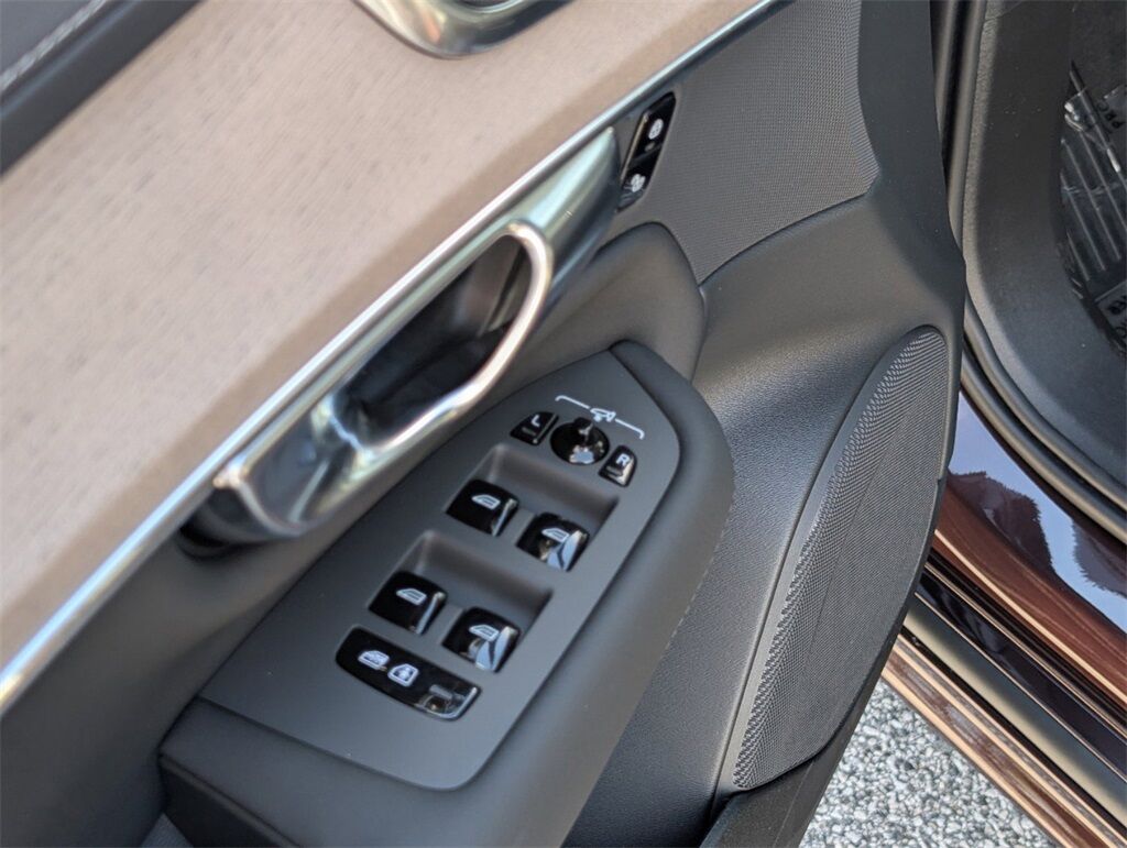 2025 Volvo XC90 B5 Core Hunt Valley MD