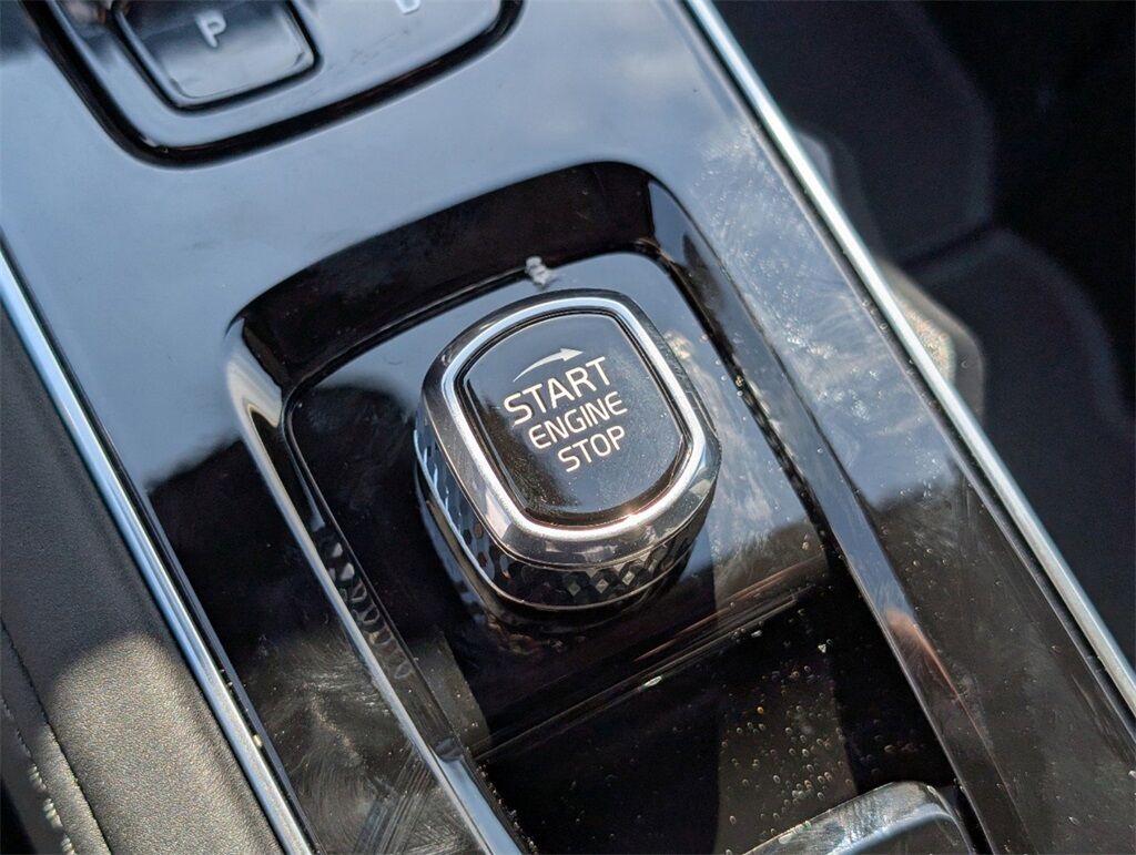2025 Volvo XC90 B5 Core Hunt Valley MD