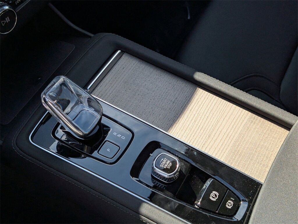 2025 Volvo XC90 B5 Core Hunt Valley MD