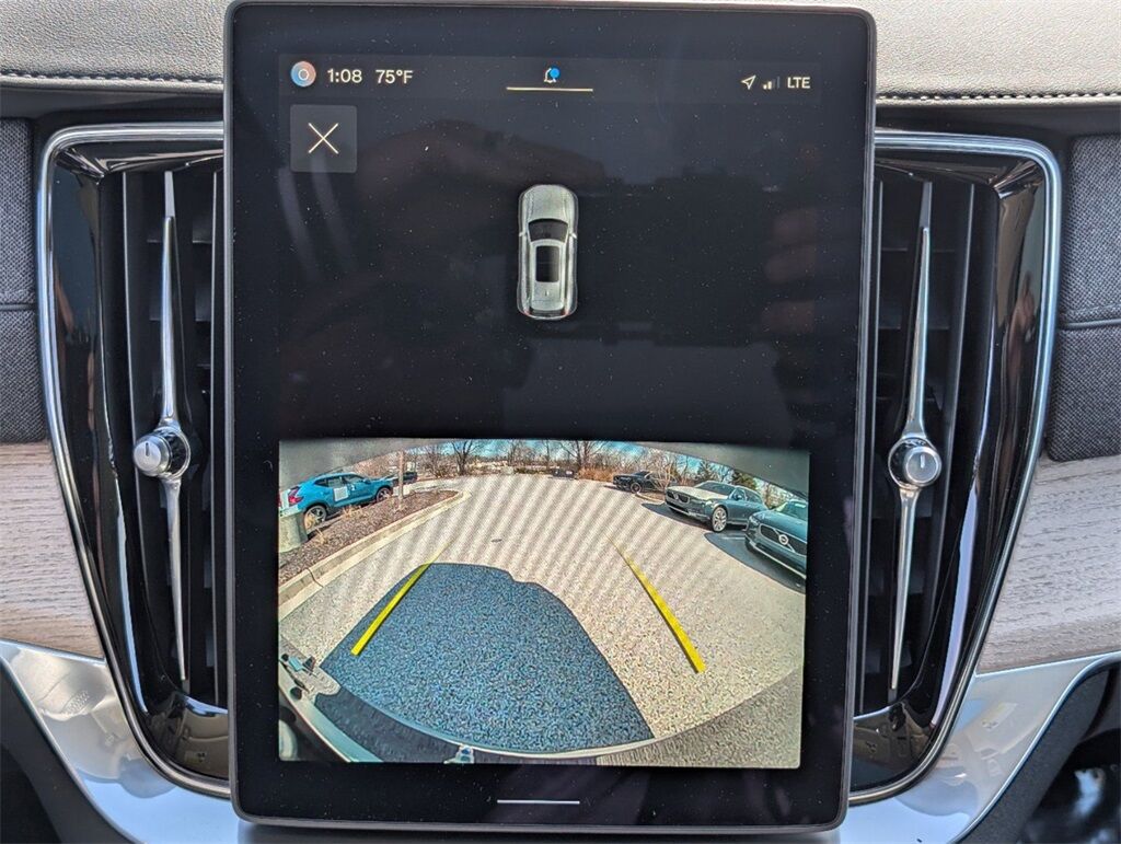 2025 Volvo XC90 B5 Core Hunt Valley MD