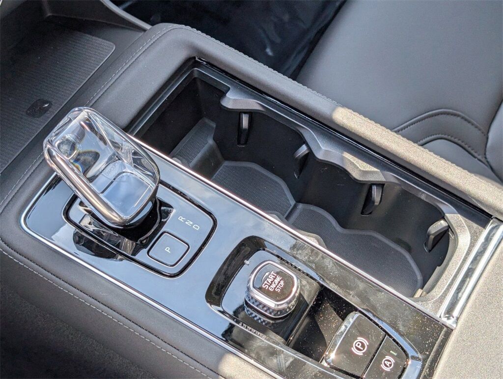 2025 Volvo XC90 B5 Core Hunt Valley MD