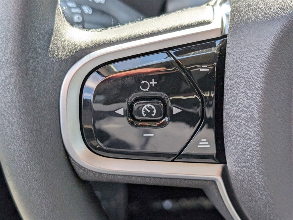 2025 Volvo XC90 B5 Core Hunt Valley MD