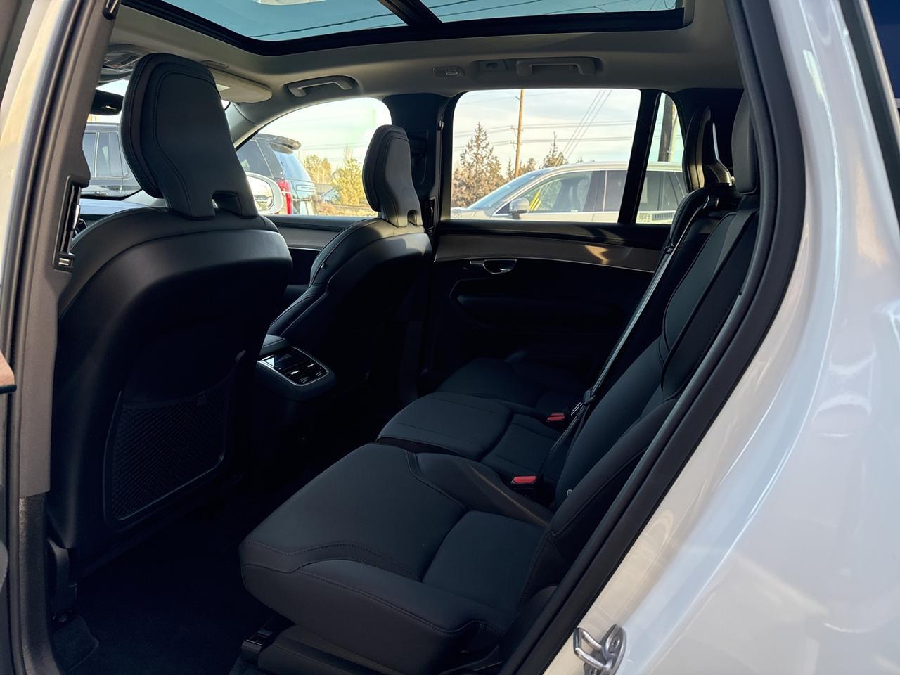 2025 Volvo XC90 B5 Plus Bend OR
