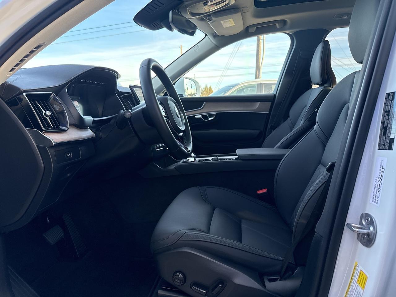 2025 Volvo XC90 B5 Plus Bend OR