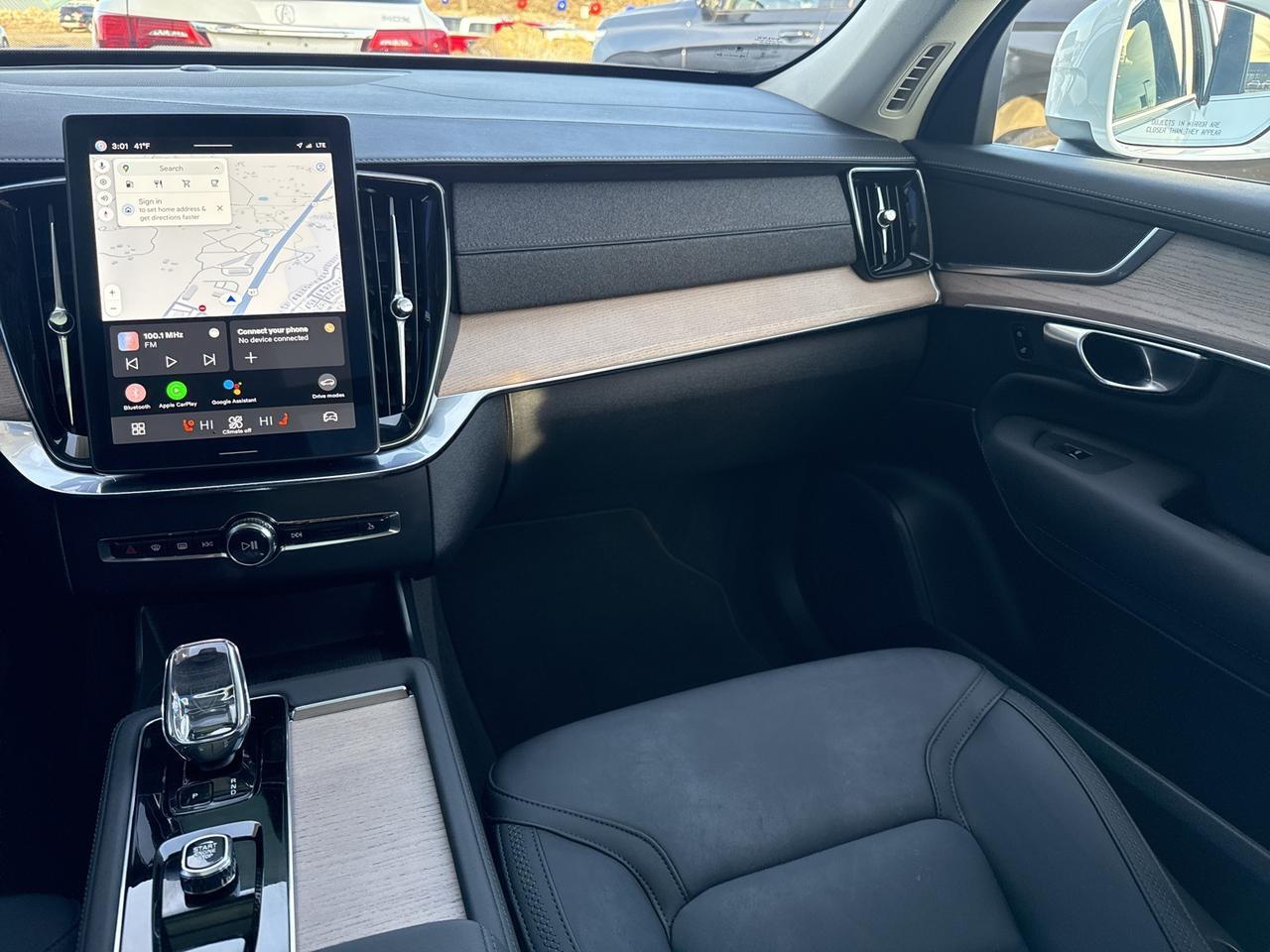 2025 Volvo XC90 B5 Plus Bend OR