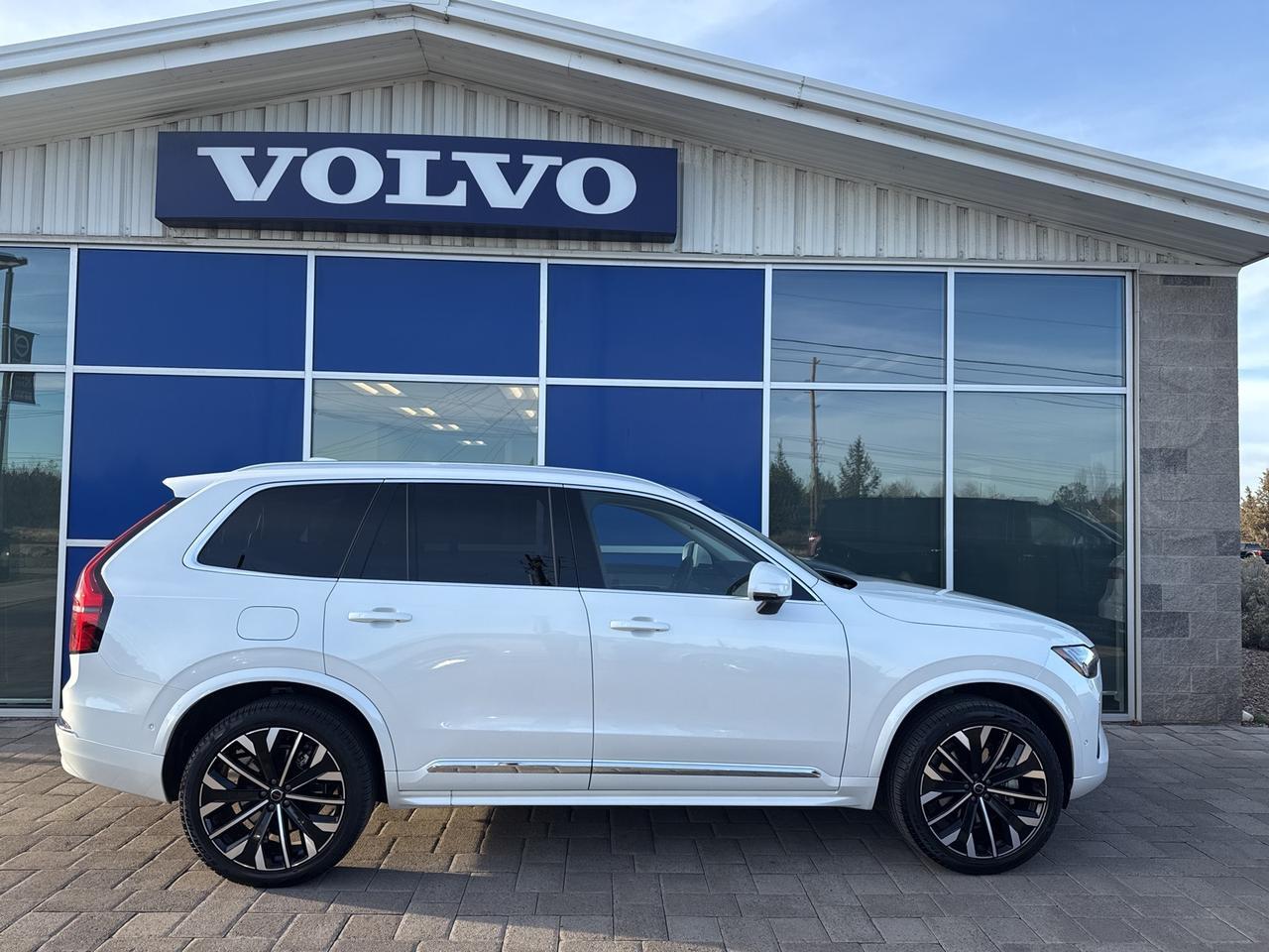 2025 Volvo XC90 B5 Plus Bend OR