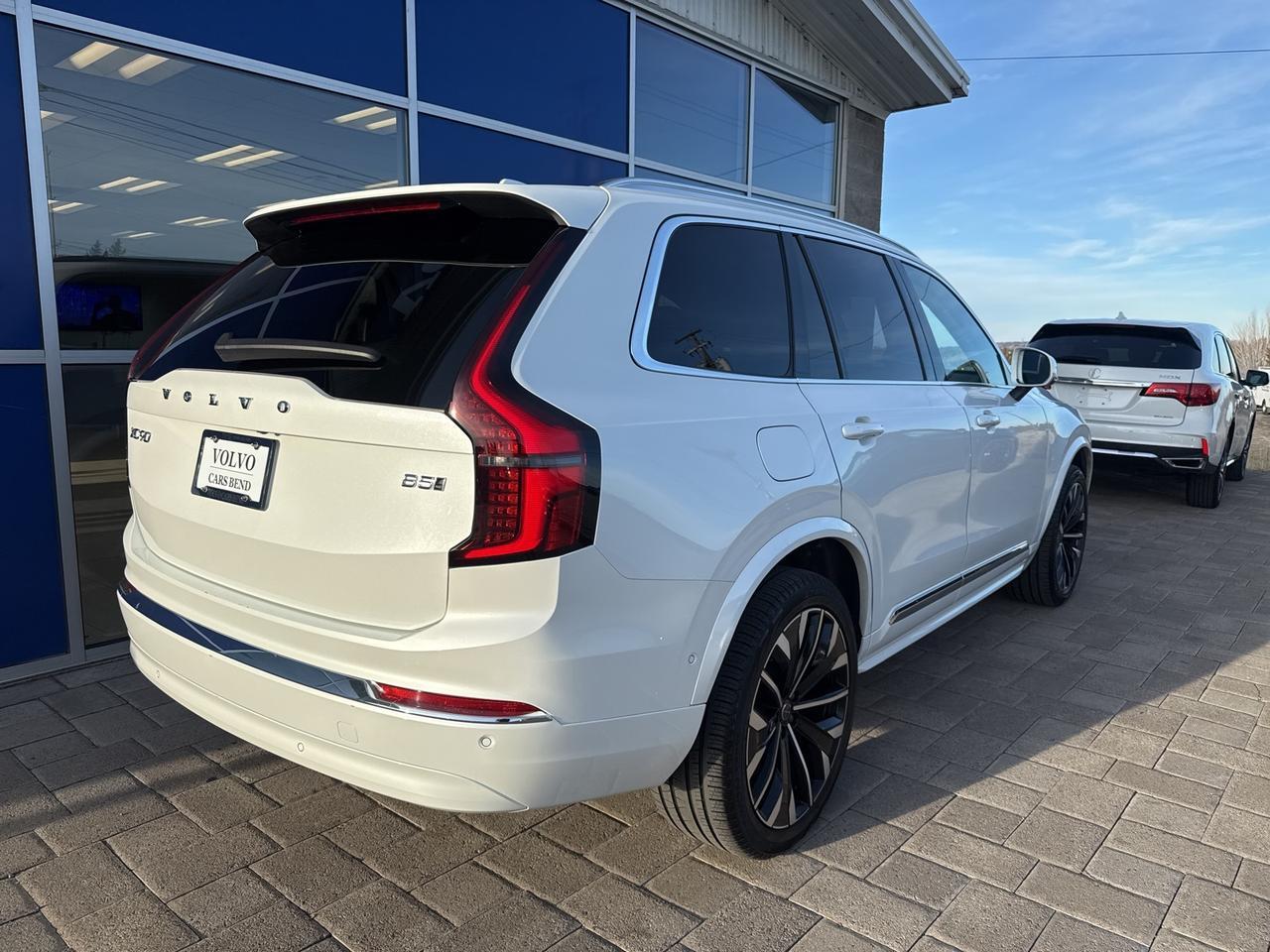 2025 Volvo XC90 B5 Plus Bend OR