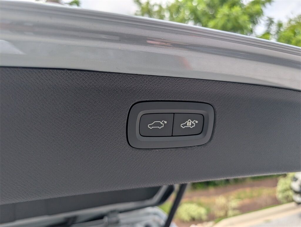 2025 Volvo XC90 B5 Plus Hunt Valley MD