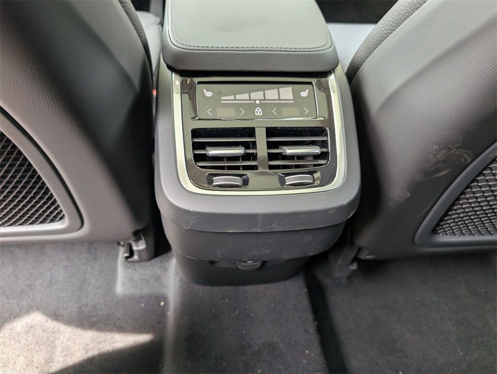 2025 Volvo XC90 B5 Plus Hunt Valley MD