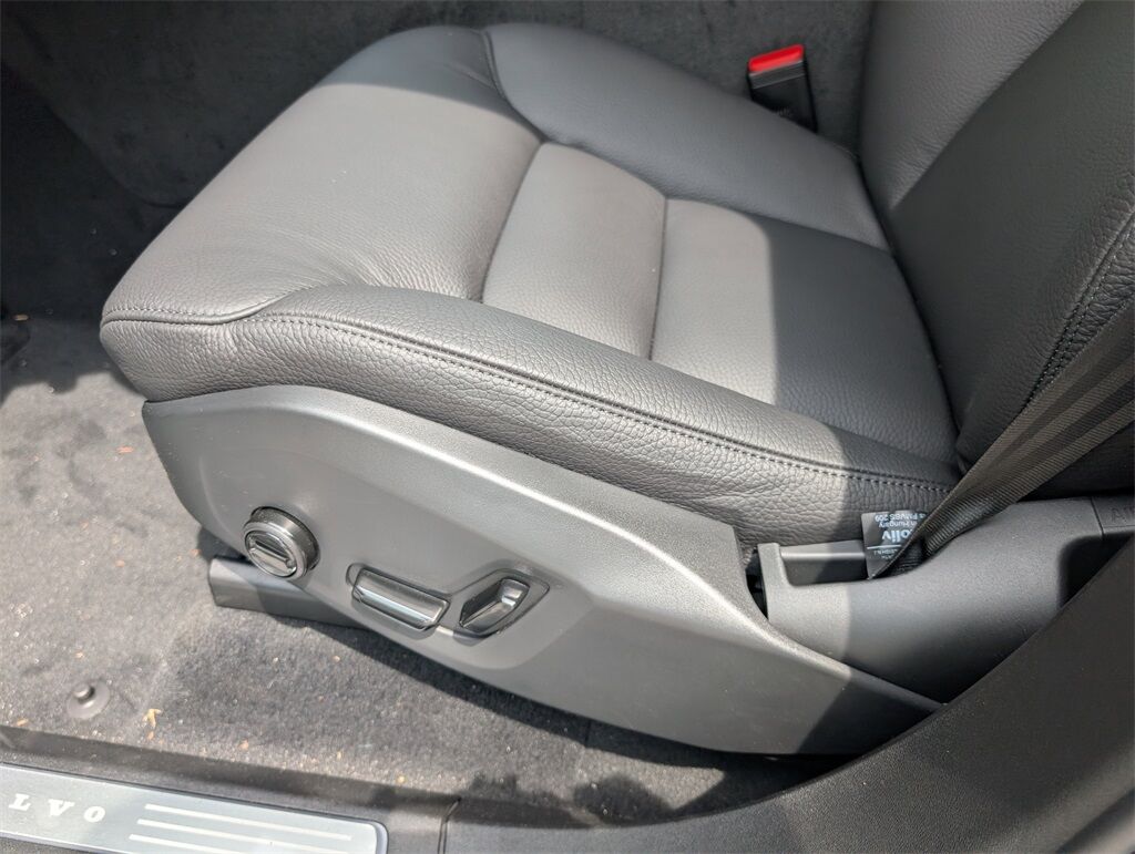 2025 Volvo XC90 B5 Plus Hunt Valley MD