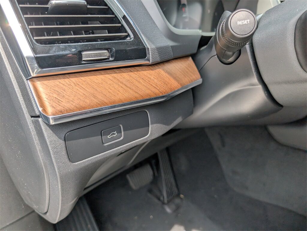 2025 Volvo XC90 B5 Plus Hunt Valley MD