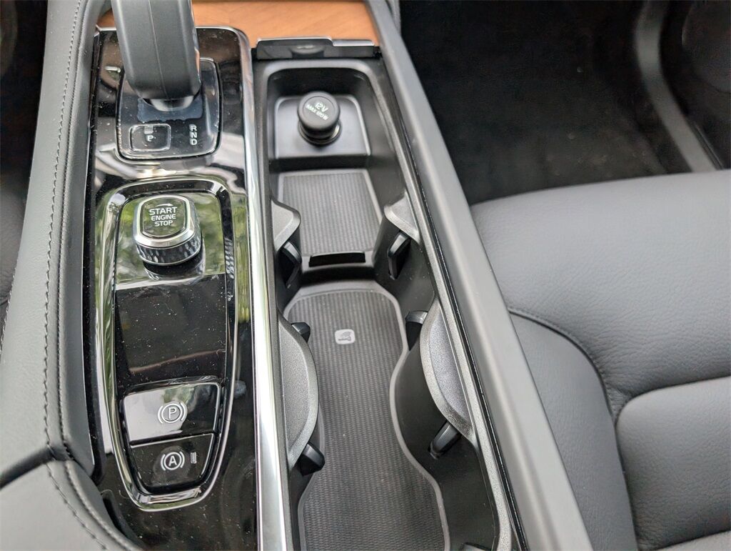 2025 Volvo XC90 B5 Plus Hunt Valley MD