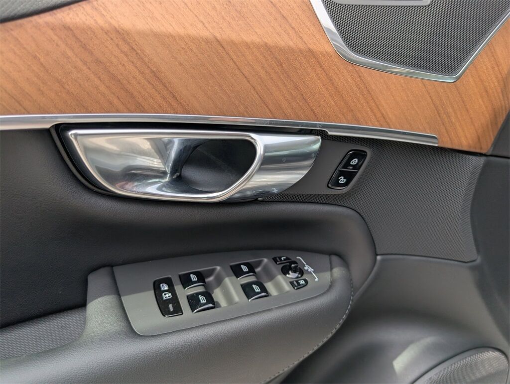2025 Volvo XC90 B5 Plus Hunt Valley MD