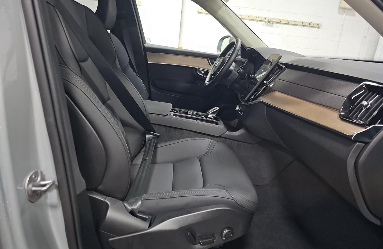 2025 Volvo XC90 B6 AWD Hybrid PLUS w/High Performance Audio, Pilot Assist, 360 Cam, 4 Heate Portland OR