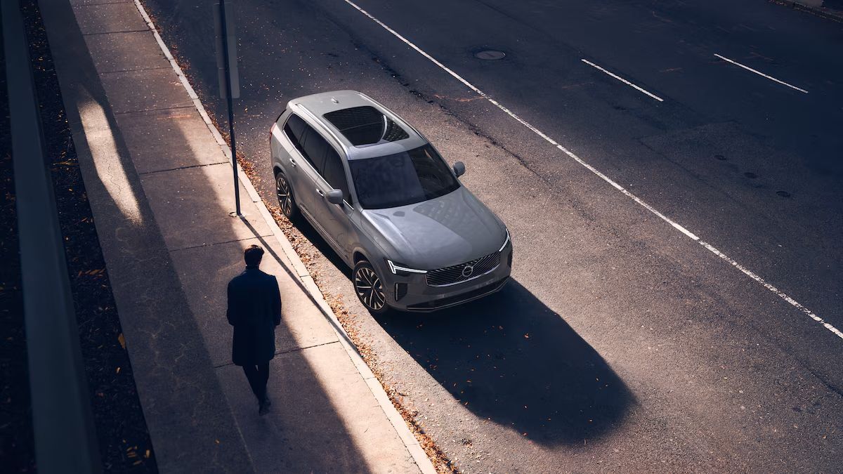 2025 Volvo XC90 B6 AWD Hybrid PLUS w/High Performance Sound * Portland OR