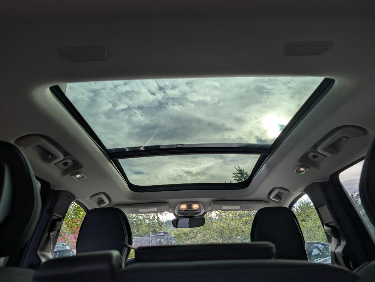 2025 Volvo XC90 B6 AWD Hybrid PLUS w/High Performance Sound, Pilot Assist, 360 Cam, 4 Heated Seats & Wheel Portland OR