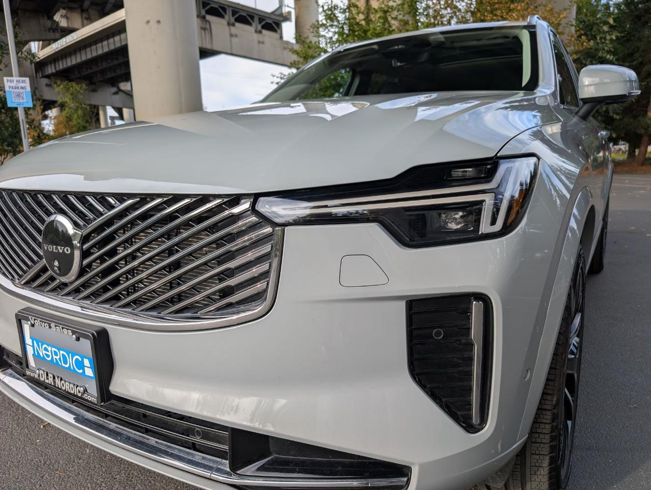 2025 Volvo XC90 B6 AWD Hybrid PLUS w/High Performance Sound, Pilot Assist, 360 Cam, 4 Heated Seats & Wheel Portland OR